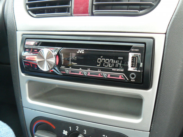 CD Mp3 USB AUX Autoradio für Opel Corsa C schwarz